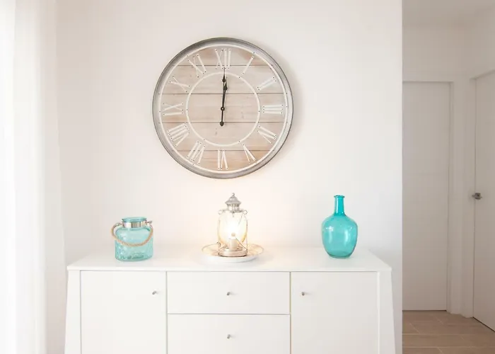 Playa Roca Penthouse. Great Sea Views! Costa Teguise