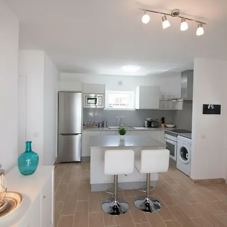 דירה Playa Roca Penthouse. Great Sea Views! קוסטה טגוויסה